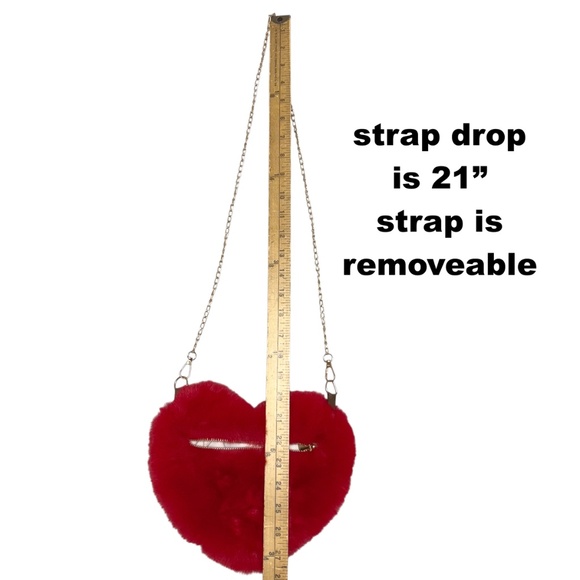 bag heart red furry small pocket 4x6.6 removable chain strap - Picture 4 of 12